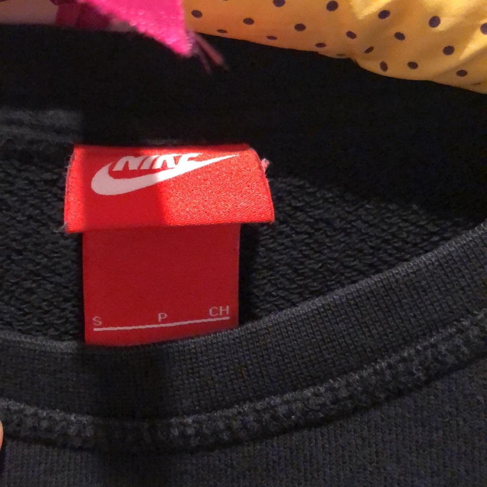 Nike Sweater - Picture 4 of 10